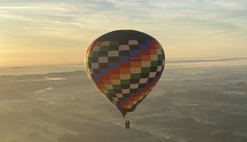 balão sobrevoando Nova Veneza SC