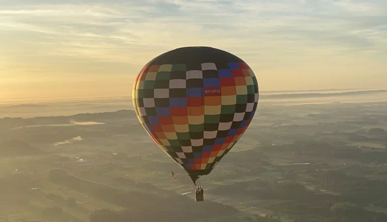 balão sobrevoando Nova Veneza SC